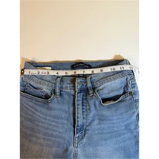 Photo of Calvin Klein Women’s High Rise Slim Straight Jeans Size 26 Mid Wash Stretch
