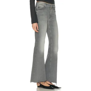 Photo of NEW MOTHER The Doozy Sneak Fray Jeans