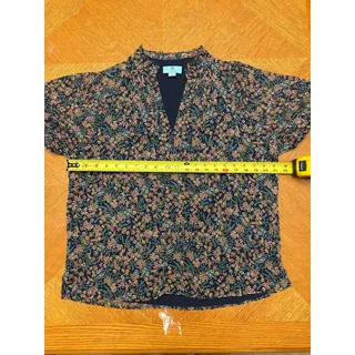 Photo of CeCe Women’s Size L Floral Blouse Navy Ditsy Print V-Neck Elastic Puff Sleeve Boho Top