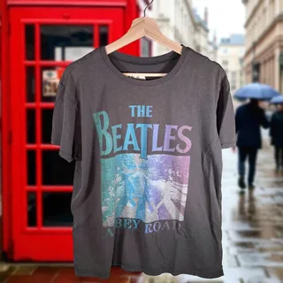 Photo of The Beatles Women's Large Black Pastel Gradiant Abbey Road Picture S/S Shirt