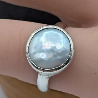 Photo of JANICE GIRARDI JGD Bezel Set Mother of Pearl 925 Sterling Silver Ring Size 6