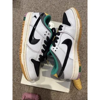 Photo of Size 6 - Men's CSEF x Nike Dunk SB Low White Clear Emerald